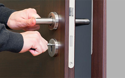 Cerrajero en Sitges especializado en apertura de puertas